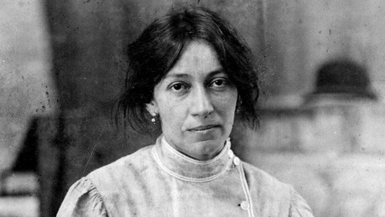 Retrato de Lola Mora.