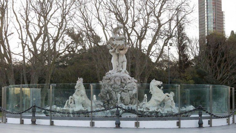 La fuente de las Nereidas en su destino final: la Costanera Sur.