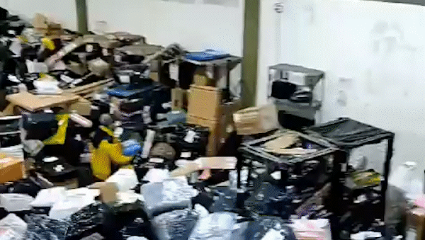 La sede Neuquén del Correo Argentino, colapsada La sede Neuquén del Correo Argentino, colapsada