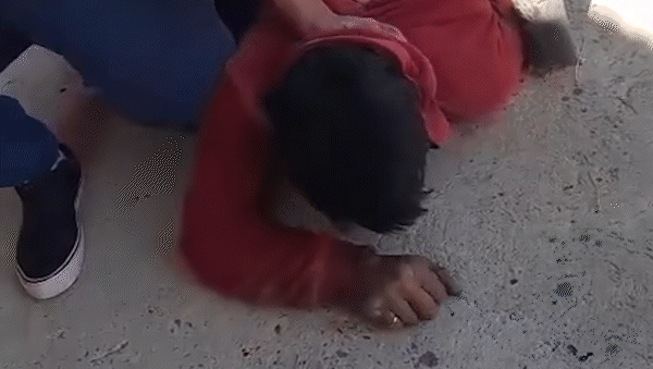 provoco un choque multiple y quiso escapar en barrio progreso: vecinos lo atraparon en medio de la calle