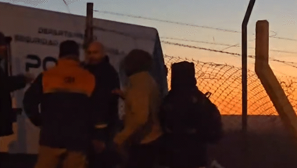 Tensión y violencia en el piquete de Ruta 7: piñas y piedrazos en medio del corte de ceramistas