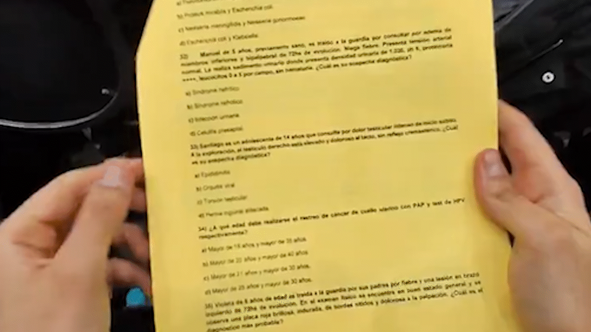 escandalo: asi se habria copiado un medico en el examen de residencias medicas