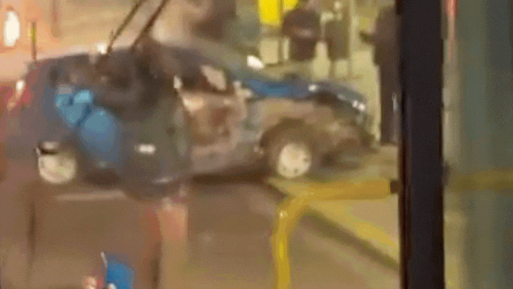 choque en parque central: acusaron al joven que estrello su auto contra una garita