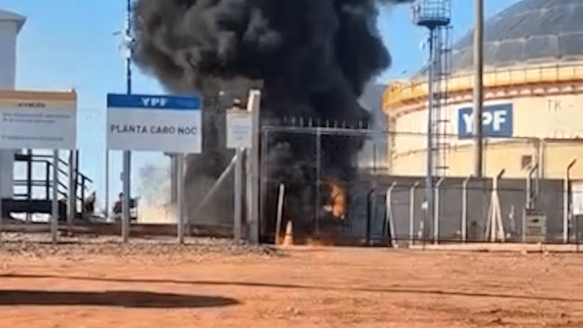 Susto en una planta petrolera en Añelo por un principio de incendio en un container