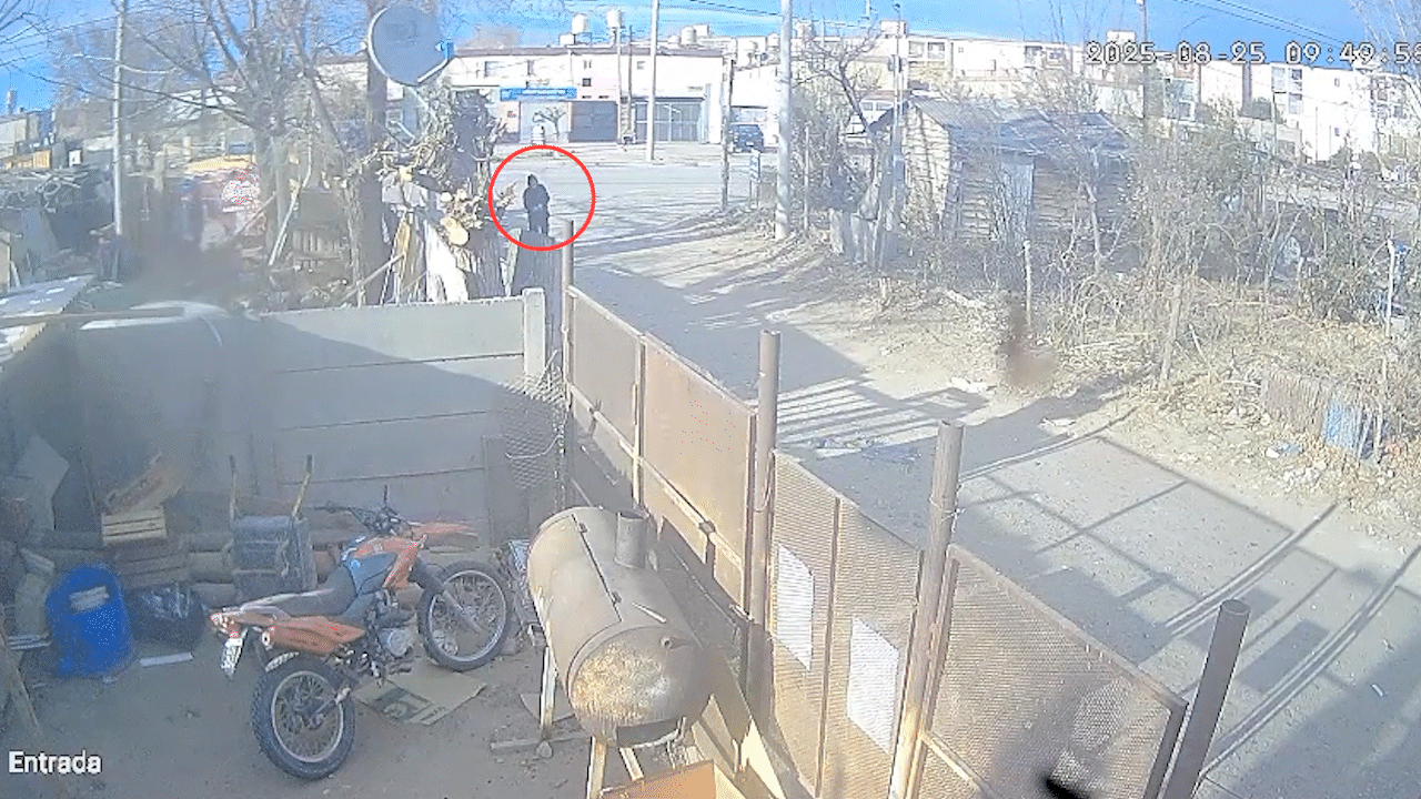 Ataque a balazos en una casa de Parque Industrial: un video muestra el momento exacto