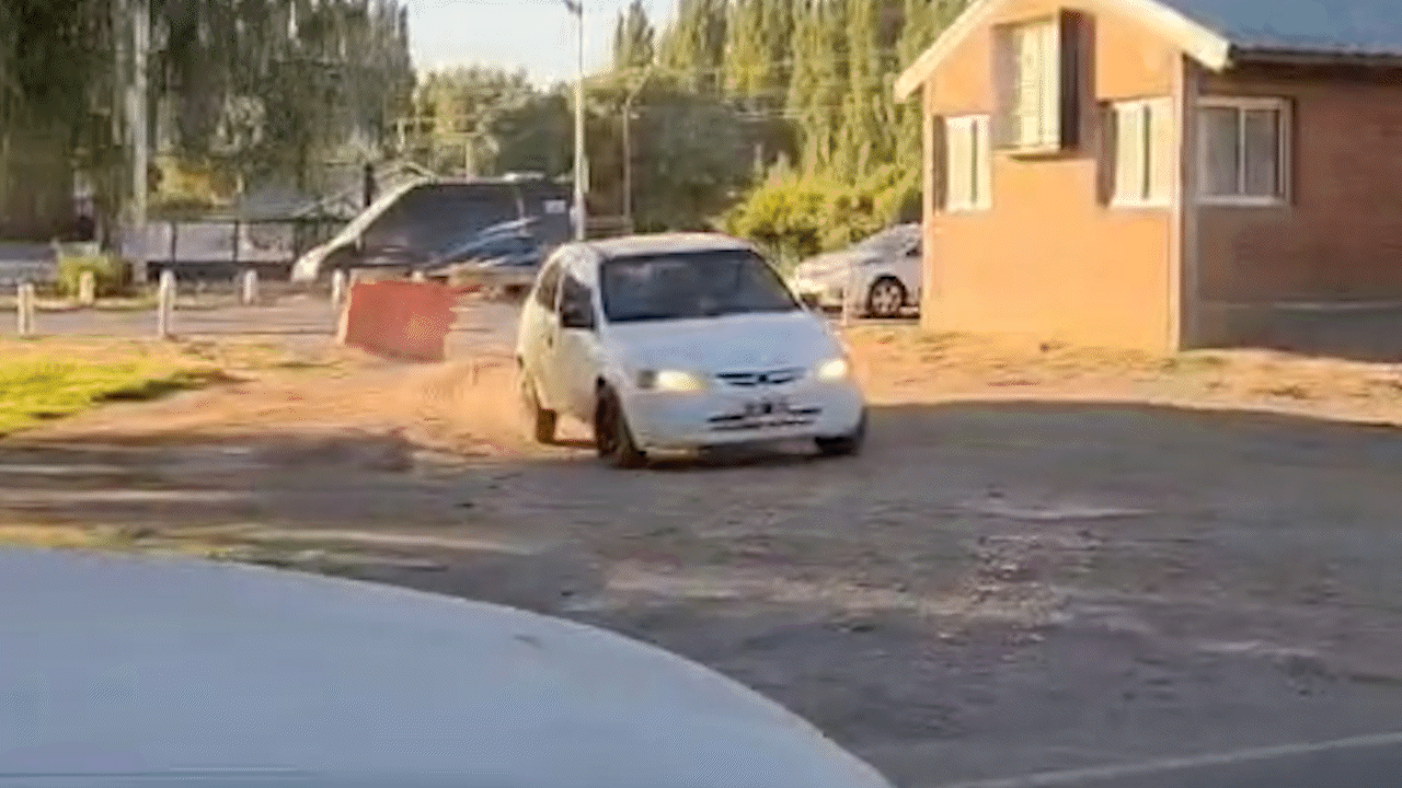 Caos de tránsito en los puentes carreteros: fuerte polémica por los colados de la Ruta 22 | LM Neuquen Caos de tránsito en los puentes carreteros: fuerte polémica por los colados de la Ruta 22