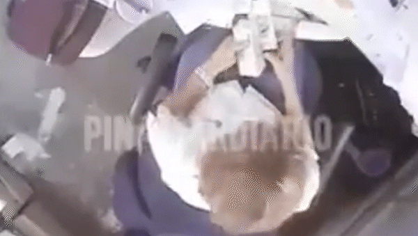 La funcionaria se defendió diciendo que el dinero le pertenecía y lo llevaba consigo por la inseguridad en Pinamar. La funcionaria se defendió diciendo que el dinero le pertenecía y lo llevaba consigo por la inseguridad en Pinamar.