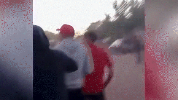 Las imágenes de la batalla campal rápidamente comenzaron a circular por las redes sociales. | LM Neuquen Las imágenes de la batalla campal rápidamente comenzaron a circular por las redes sociales.