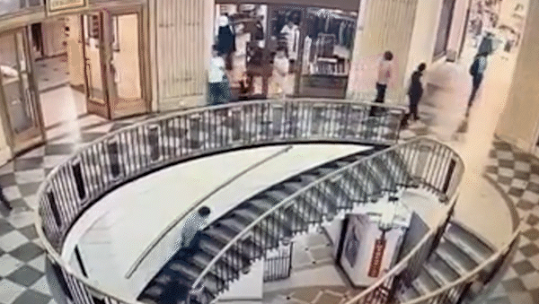 intentaron estafar a un argentino que quiso cambiar dolares en chile: persiguio al delincuente y lo atrapo intentaron estafar a un argentino que quiso cambiar dolares en chile: persiguio al delincuente y lo atrapo