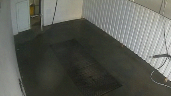 A plena luz del día, le robaron la bicicleta a un playero de una estación de servicio | LM Neuquen A plena luz del día, le robaron la bicicleta a un playero de una estación de servicio