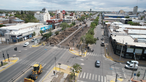 Ya comenzaron los trabajos en la Avenida Mosconi. | LM Neuquen Ya comenzaron los trabajos en la Avenida Mosconi.