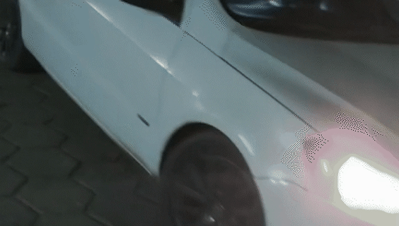 Filmaron a una pareja de borrachos en un estacionamiento y huyeron a toda velocidad | LM Neuquen Filmaron a una pareja de borrachos en un estacionamiento y huyeron a toda velocidad