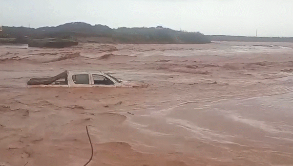 alerta por tormentas en vaca muerta: rutas cortadas, evacuados y falta de medicamentos