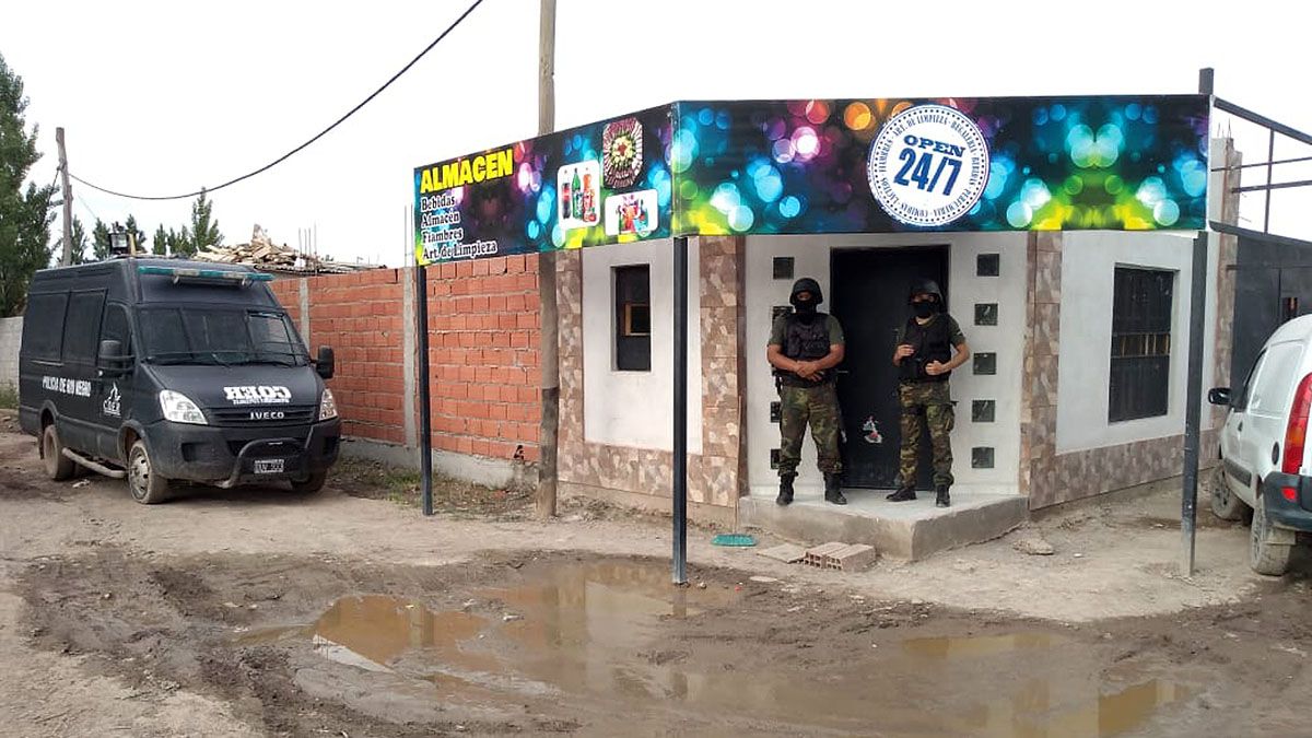 Cipolletti: reventaron kiosco narco que atendía las 24 horas - Lmneuquen.com
