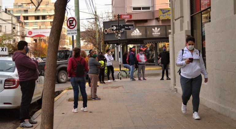 Mucha gente sali&oacute; a las calles el lunes. 