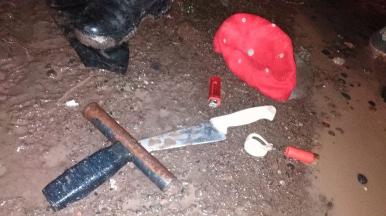 Hace unos d&iacute;as atraparon a dos j&oacute;venes con tumberas y cuchillos. 