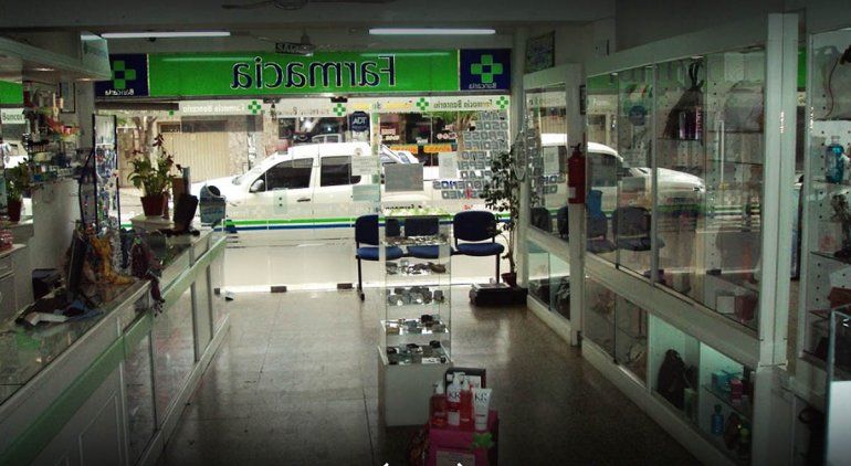 Farmacia Bancaria sigue atendiendo con empleados provenientes de otras sucursales. 