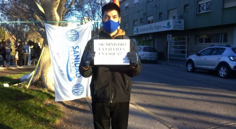 Los empleados del Sanatorio hicieron un paro de 24 horas en reclamo del pago de sueldos y aguinaldo.