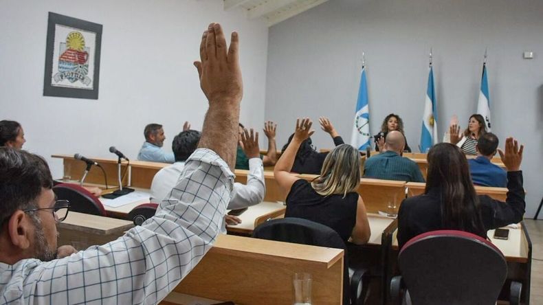 El Concejo Deliberante de Plottier definió sus autoridades en medio de polémicas | LM Neuquen El Concejo Deliberante de Plottier definió sus autoridades en medio de polémicas
