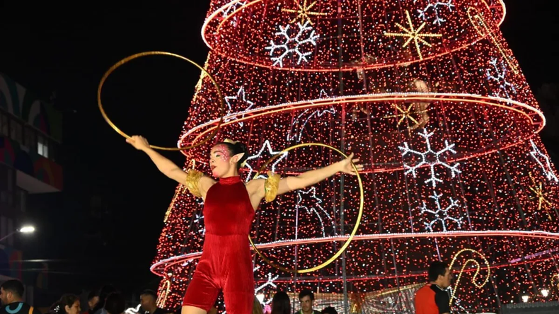 Más de 200 mil pasaron por Neuquén Capital Navideña y ya se prepara la segunda edición | LM Neuquen Más de 200 mil pasaron por Neuquén Capital Navideña y ya se prepara la segunda edición