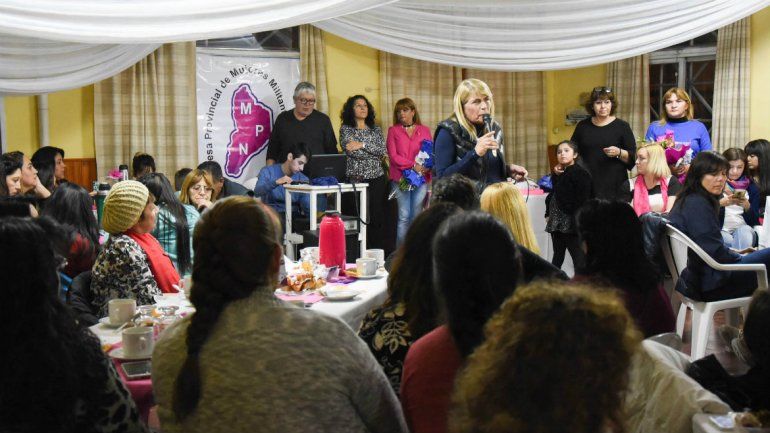 Chani Sapag criticó el centralismo de los partidos nacionales