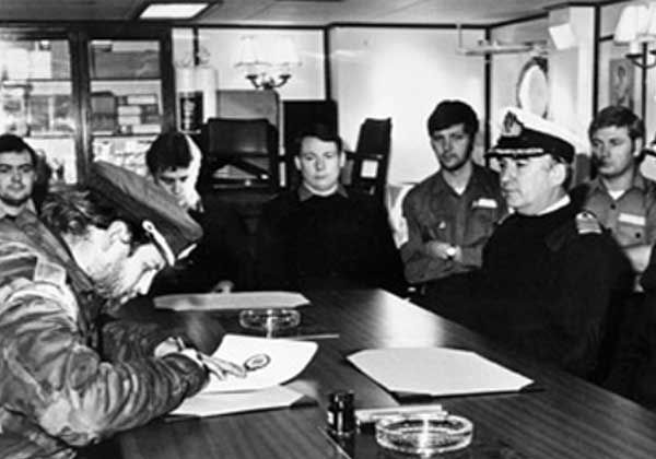 El Reino Unido planeó devolver a Astiz bajo otra identidad en 1982