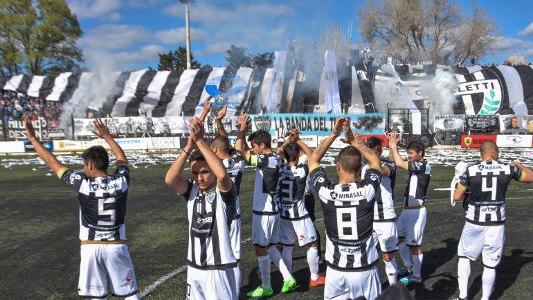 El Albinegro ya practicó en La Colonia con goleada