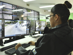 Un operador del 911 descubrió al ladrón cuando entraba a robar a la iglesia. Un operador del 911 descubrió al ladrón cuando entraba a robar a la iglesia.