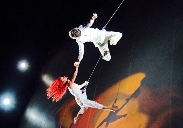 La compañía Élevé Danza conquistó el cielo chileno
