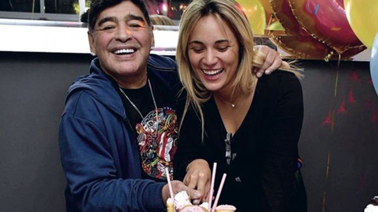 Bomba mundial: Maradona se casa con Rocío Oliva