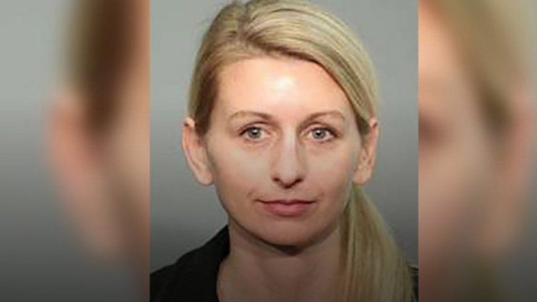 La docente daba la cátedra de Inglés en el Santa Teresa High School.