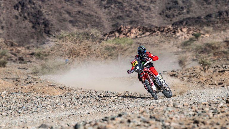 Kevin Benavides ganó en motos e hizo historia en el Dakar 2021