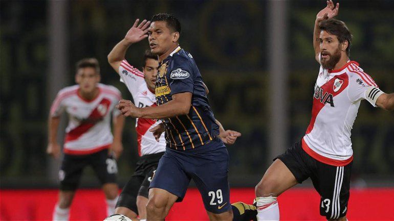 Teo Gutiérrez volverá al Monumental y a sentir el rigor de Ponzio.