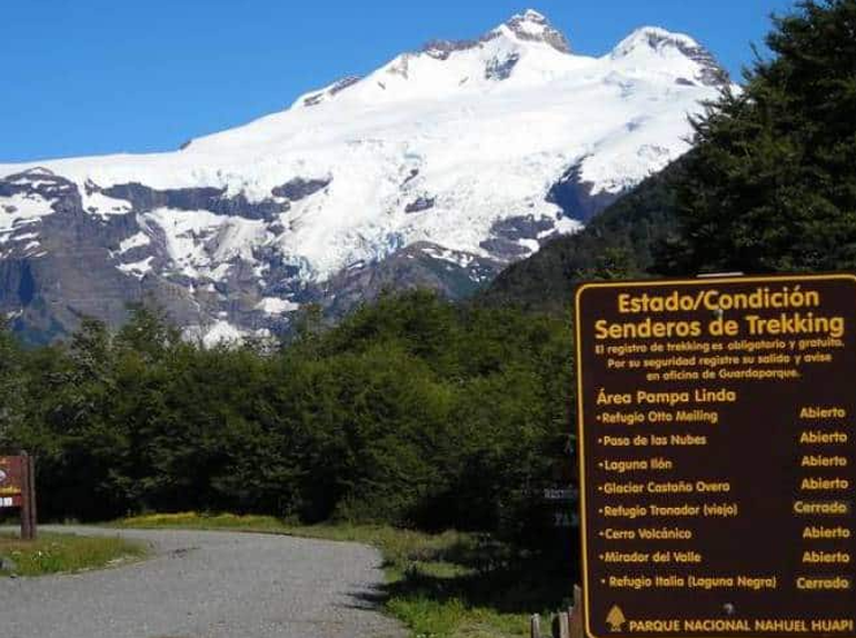 Antes de subir a alguno de los tres refugios, es obligatorio registrarse en la casa de los guardaparques. Antes de subir a alguno de los tres refugios, es obligatorio registrarse en la casa de los guardaparques. 
