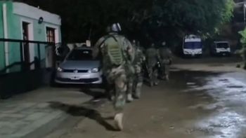 El operativo policial para detener al presunto autor del crimen sucedido en las primeras horas de 2024 en Comodoro Rivadavia. El operativo policial para detener al presunto autor del crimen sucedido en las primeras horas de 2024 en Comodoro Rivadavia.