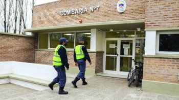 desarticularon un robo hormiga en un supermercado de plottier desarticularon un robo hormiga en un supermercado de plottier