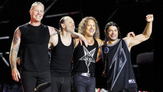 Fue el baterista Lars Ulrich quien hizo el gran anuncio.