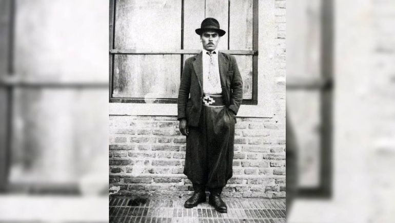 Don Hipólito Bastías en la década del '50 en el viejo Neuquén. Don Hipólito Bastías en la década del '50 en el viejo Neuquén.