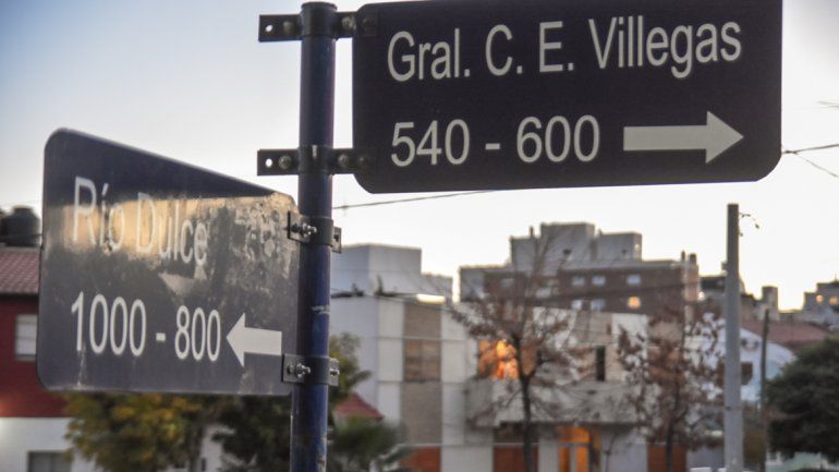 La casa está dentro de un complejo de departamentos en Santa Genoveva.