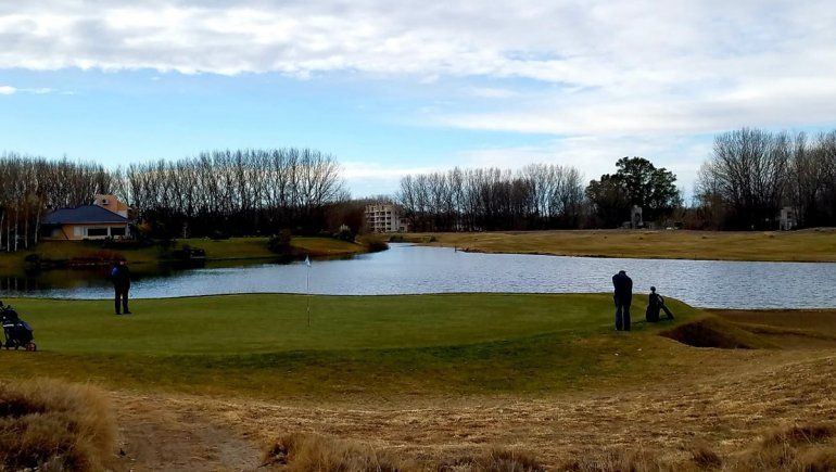 Plottier: polémica por torneo de golf sin habilitación
