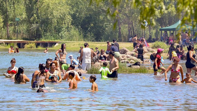 Se viven jornadas de calor extremo en Neuquén.