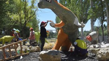 mariano moreno tendra un parque tematico de dinosaurios