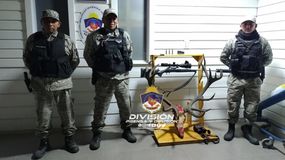 Caza furtiva: detenidos con un arma y una cabeza de ciervo