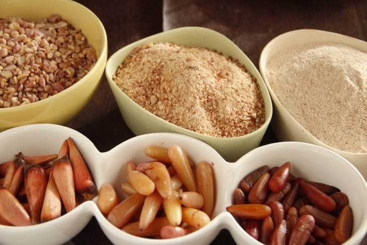 Los piñones son un pequeño regalo de la naturaleza que bien puede ser cocinado de muchas formas. Los piñones son un pequeño regalo de la naturaleza que bien puede ser cocinado de muchas formas. 