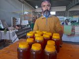 Sandro Currumil, de la Asociación de Apicultores de Aluminé.