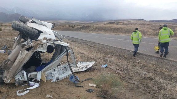 El auto que conducía el vecino de Chos Malal quedó totalmente destruido.