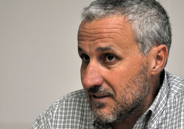 Peressini: Quieren truncar la gestión