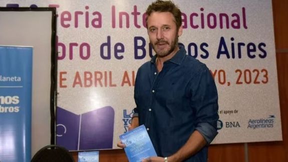 Con una profunda emoción, Benjamín Vicuña presentó el libro que escribió para su hija Blanca.