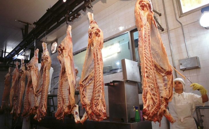 Pese a las leves bajas registradas en abril en cortes como el asado y la nalga, el consumo de carne vacuna sigue sin mostrar señales de recuperación. Pese a las leves bajas registradas en abril en cortes como el asado y la nalga, el consumo de carne vacuna sigue sin mostrar señales de recuperación.
