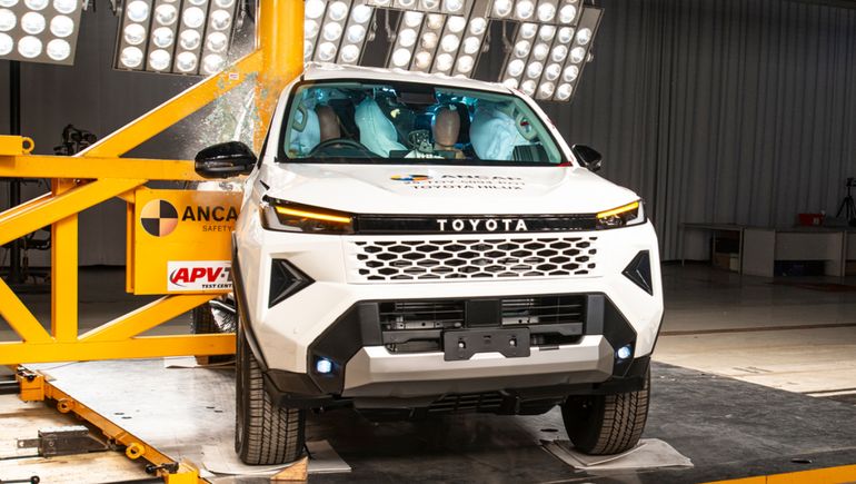 Prueba de choque de la nueva Toyota Hilux.